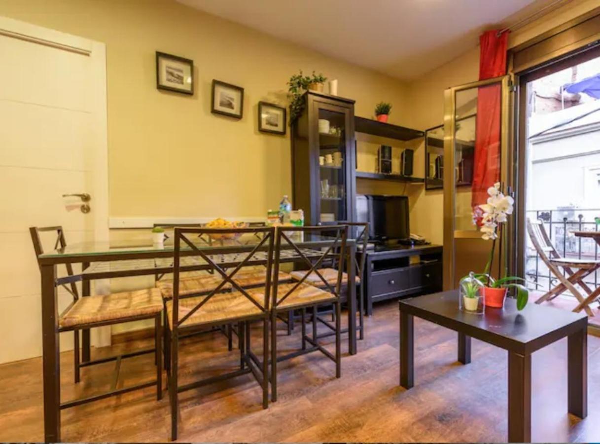 Ramblasrentals Cozy Renovated 2Br With Balcony Lift 20M Rambla - Parking - Wifi Barcelona Buitenkant foto