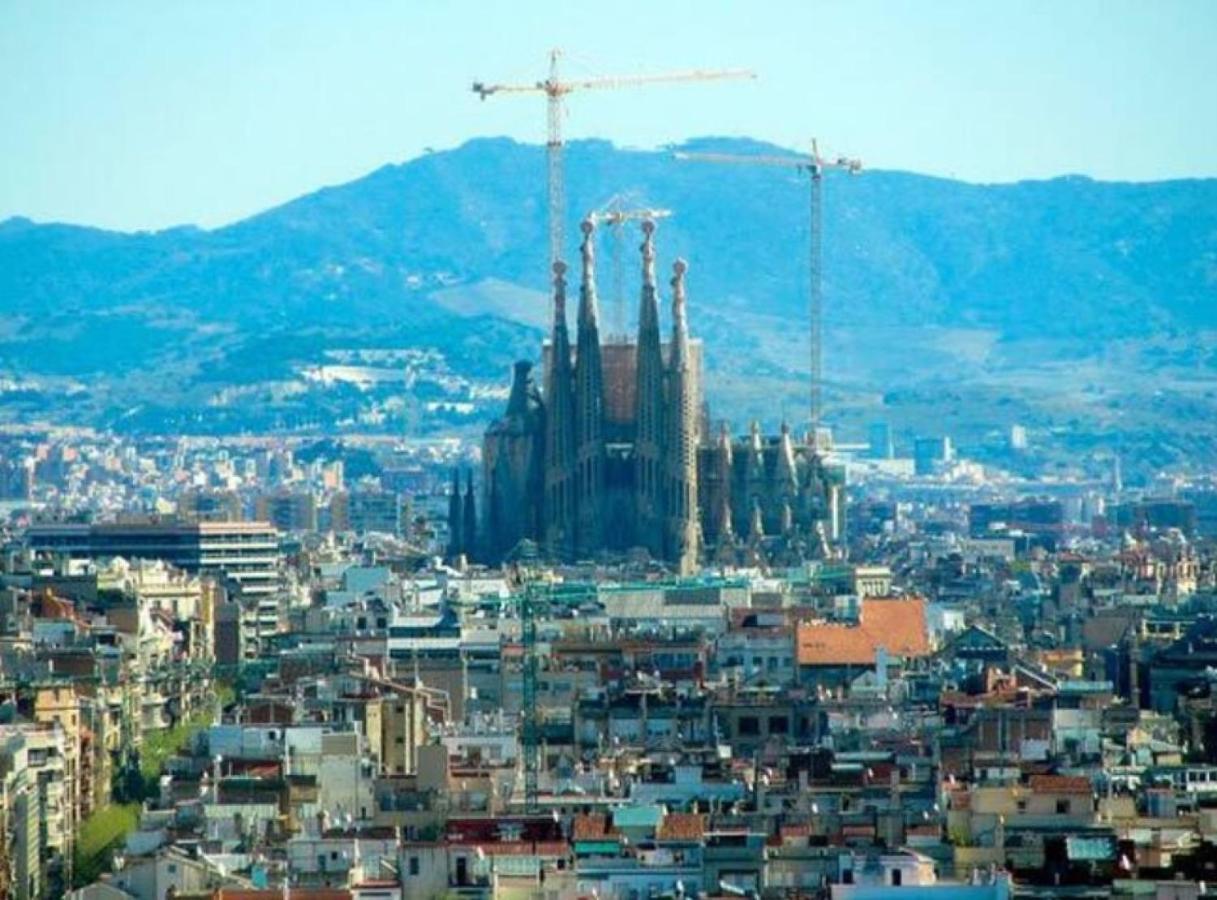 Ramblasrentals Cozy Renovated 2Br With Balcony Lift 20M Rambla - Parking - Wifi Barcelona Buitenkant foto