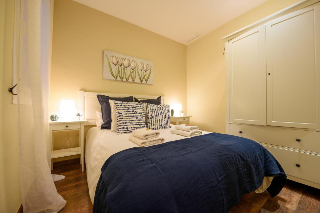 Ramblasrentals Cozy Renovated 2Br With Balcony Lift 20M Rambla - Parking - Wifi Barcelona Buitenkant foto