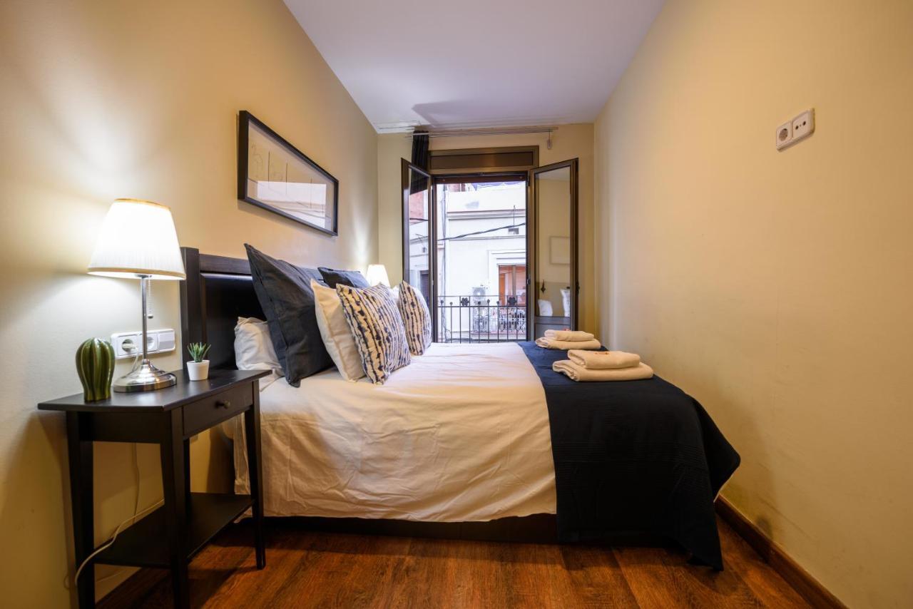Ramblasrentals Cozy Renovated 2Br With Balcony Lift 20M Rambla - Parking - Wifi Barcelona Buitenkant foto