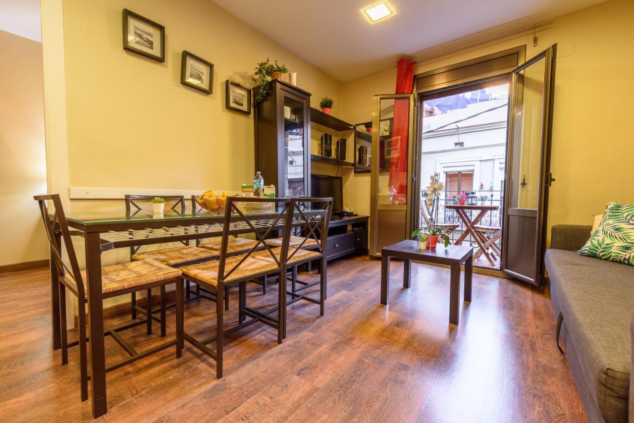 Ramblasrentals Cozy Renovated 2Br With Balcony Lift 20M Rambla - Parking - Wifi Barcelona Buitenkant foto