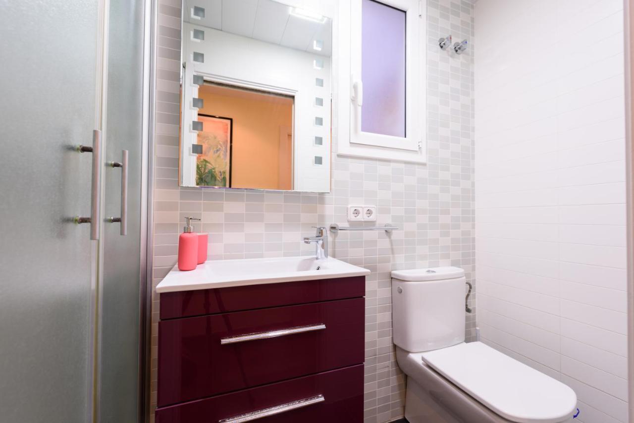 Ramblasrentals Cozy Renovated 2Br With Balcony Lift 20M Rambla - Parking - Wifi Barcelona Buitenkant foto