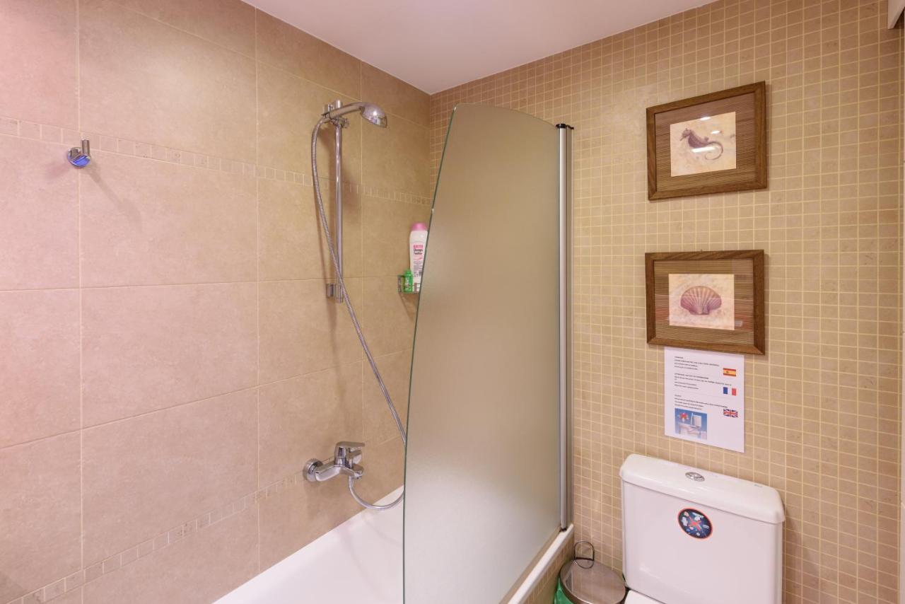 Ramblasrentals Cozy Renovated 2Br With Balcony Lift 20M Rambla - Parking - Wifi Barcelona Buitenkant foto